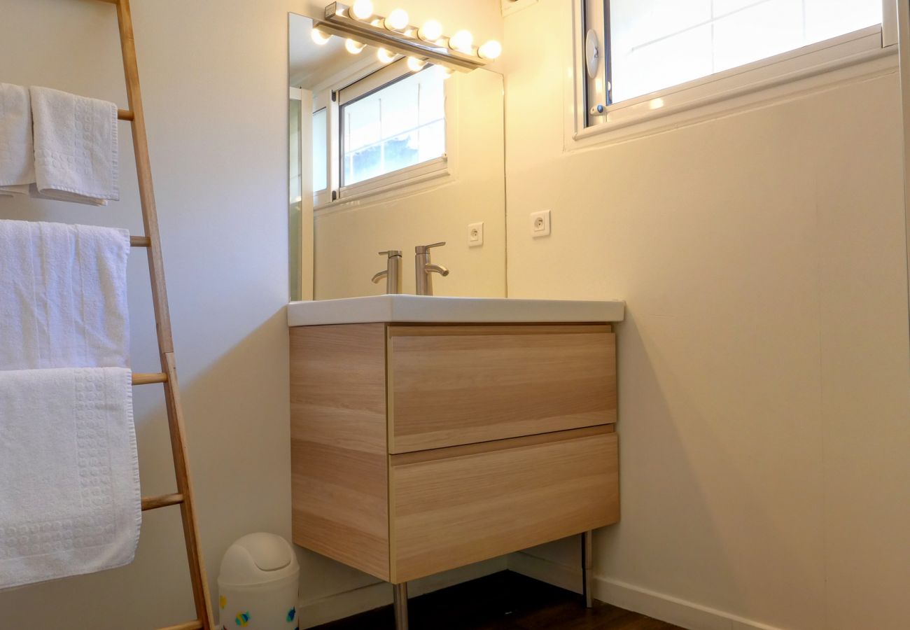 Gîte Rural à Saint-Paul-Trois-Châteaux - Maison à louer, jardin privé, Drôme Provençale