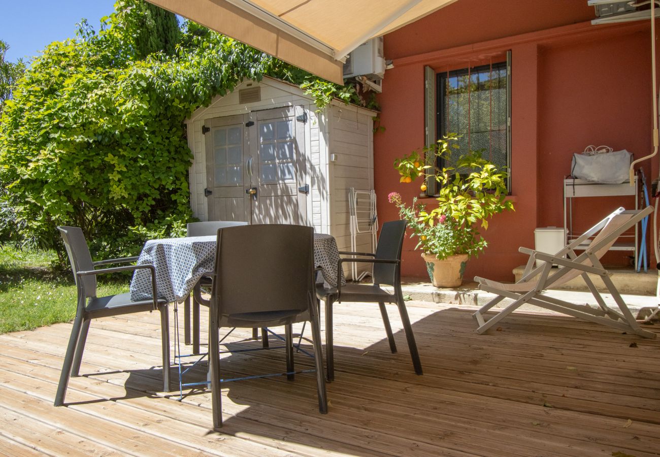 Gîte Rural à Saint-Paul-Trois-Châteaux - Maison à louer, jardin privé, Drôme Provençale