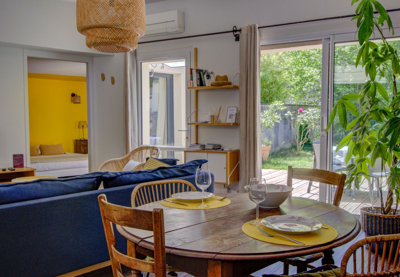 Gîte Rural à Saint-Paul-Trois-Châteaux - Maison à louer, jardin privé, Drôme Provençale