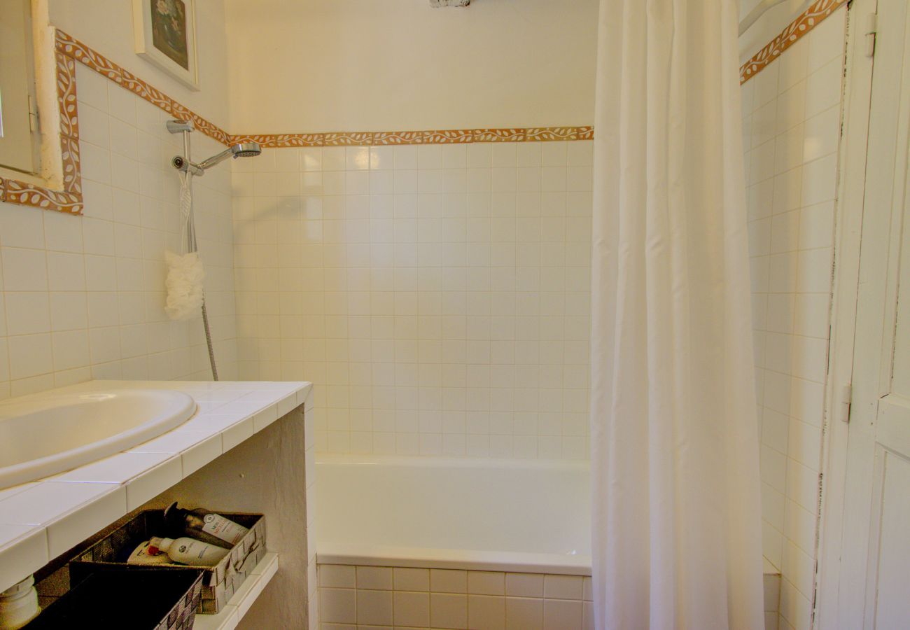 Maison à Saint-Restitut - Mas Provençal en pierre avec vue Panoramique & Piscine- Saint-Restitut