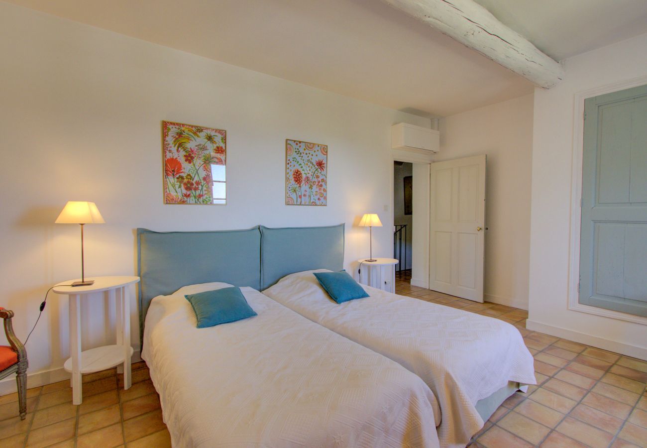 Maison à Saint-Restitut - Mas Provençal en pierre avec vue Panoramique & Piscine- Saint-Restitut