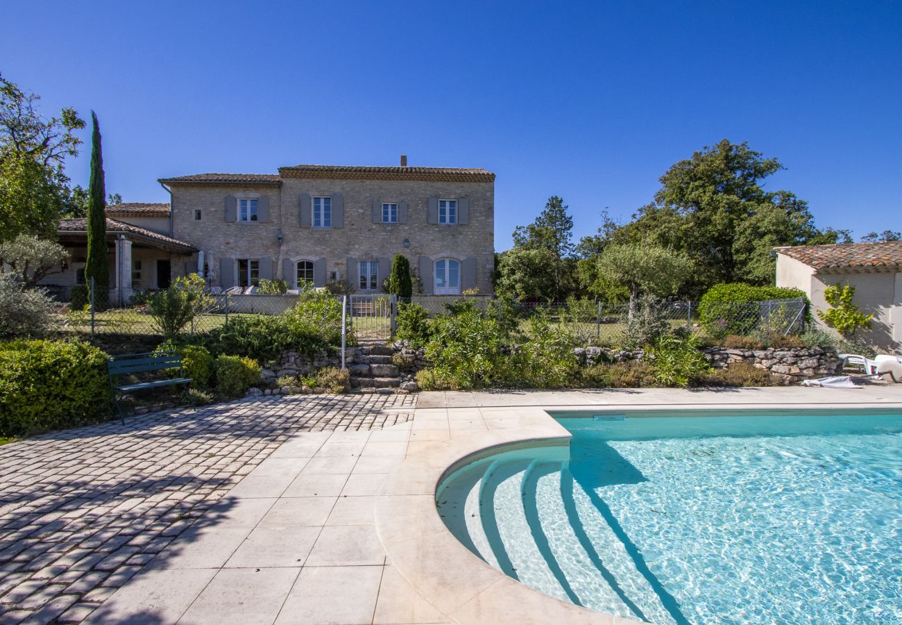 Maison à Saint-Restitut - Mas Provençal en pierre avec vue Panoramique & Piscine- Saint-Restitut