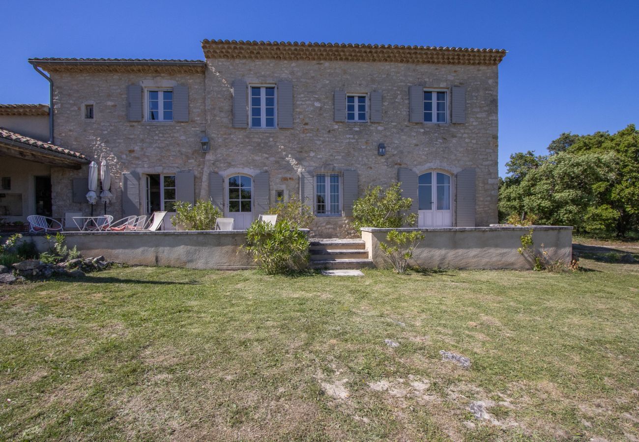 Maison à Saint-Restitut - Mas Provençal en pierre avec vue Panoramique & Piscine- Saint-Restitut