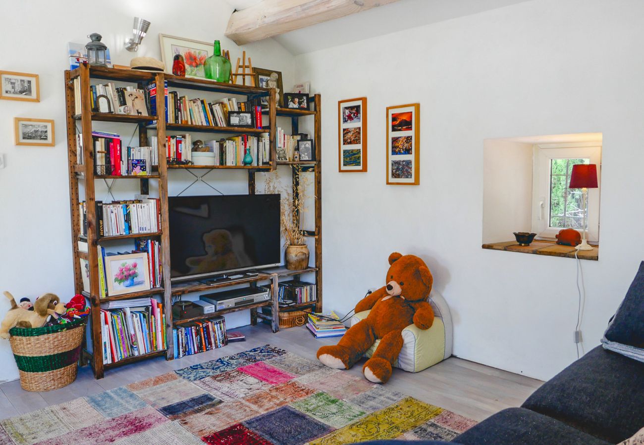 Maison à La Garde-Adhémar - Authentique mas provençal avec piscine en Drôme Provençale, La Garde Adhémar