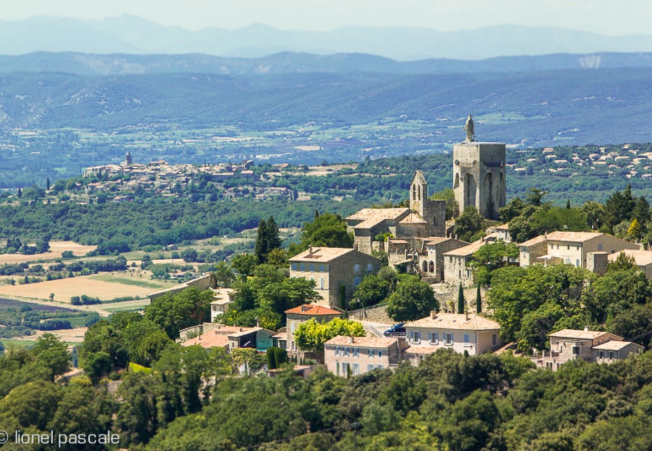 Maison à Clansayes - Maison de caractère avec piscine chauffée privée - Clansayes, Drôme Provençale