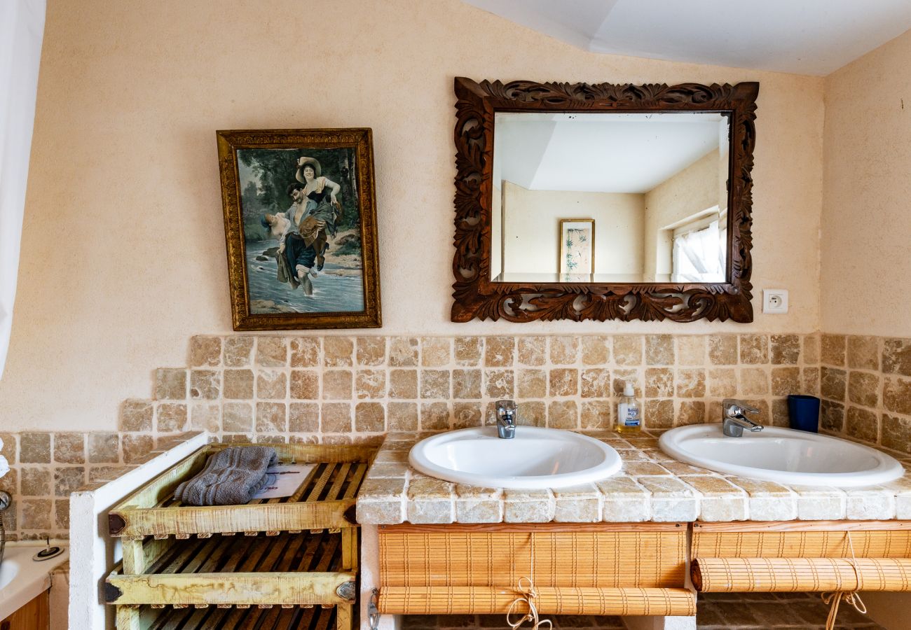 Maison à Clansayes - Maison de caractère avec piscine chauffée privée - Clansayes, Drôme Provençale