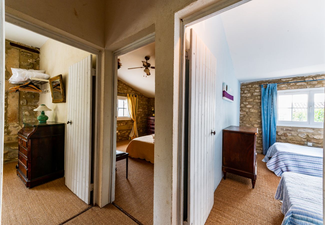 Maison à Clansayes - Maison de caractère avec piscine chauffée privée - Clansayes, Drôme Provençale