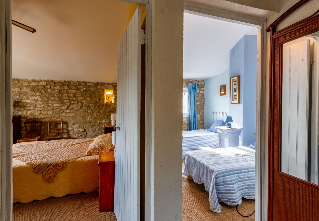 Maison à Clansayes - Maison de caractère avec piscine chauffée privée - Clansayes, Drôme Provençale