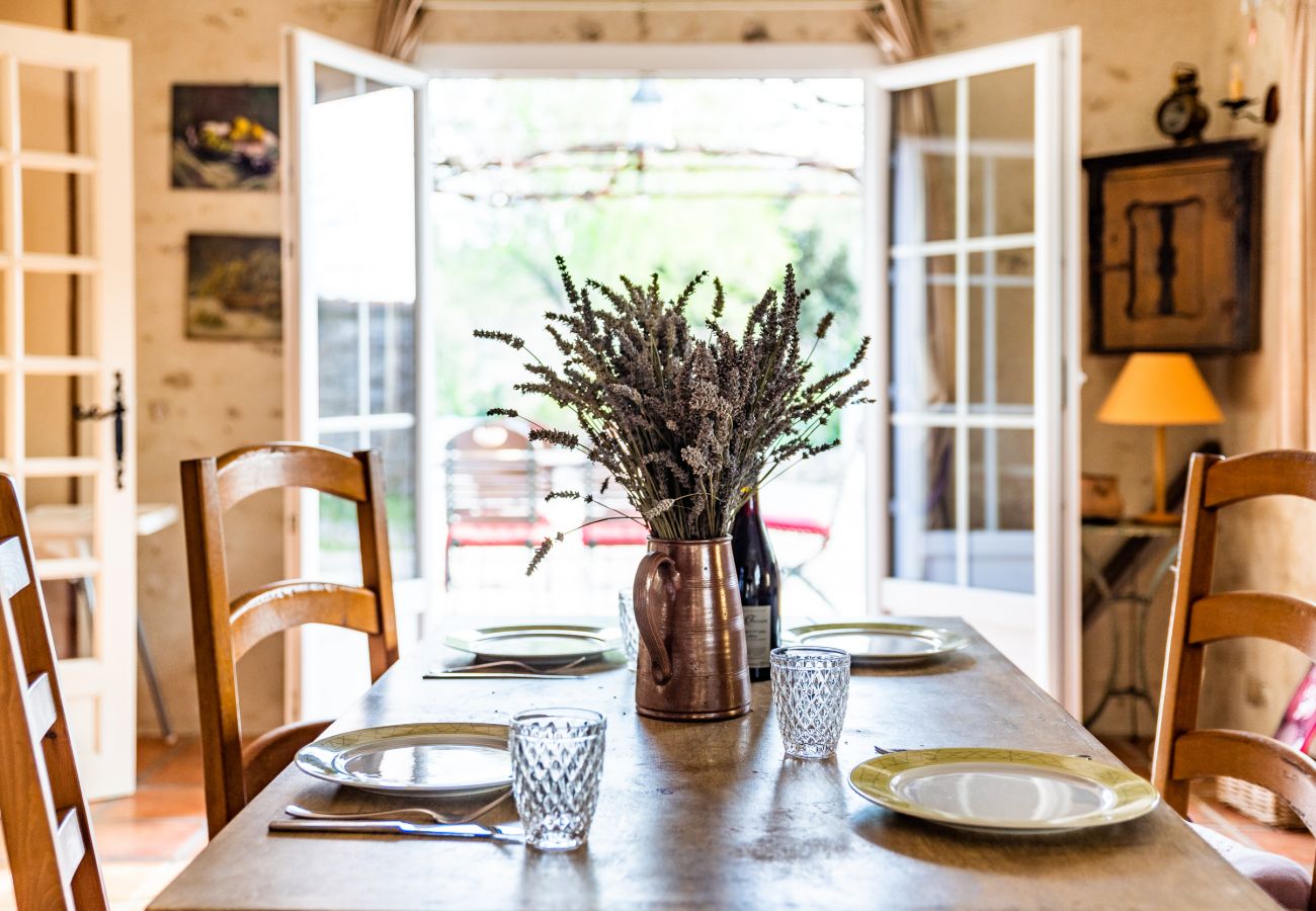 Maison à Clansayes - Maison de caractère avec piscine chauffée privée - Clansayes, Drôme Provençale