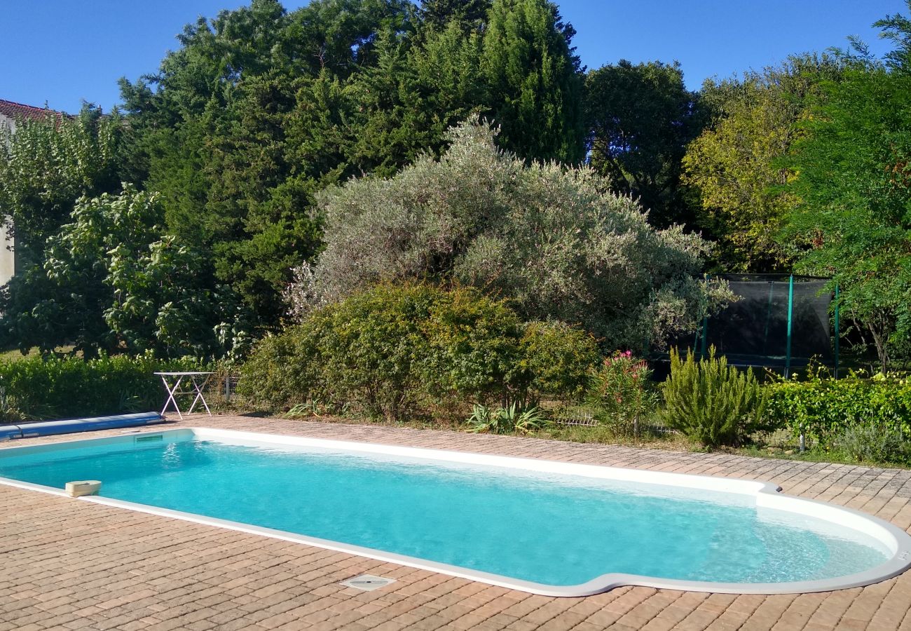 Maison à Rochegude - Grande maison bourgeoise avec piscine au cœur de la Drôme Provençale