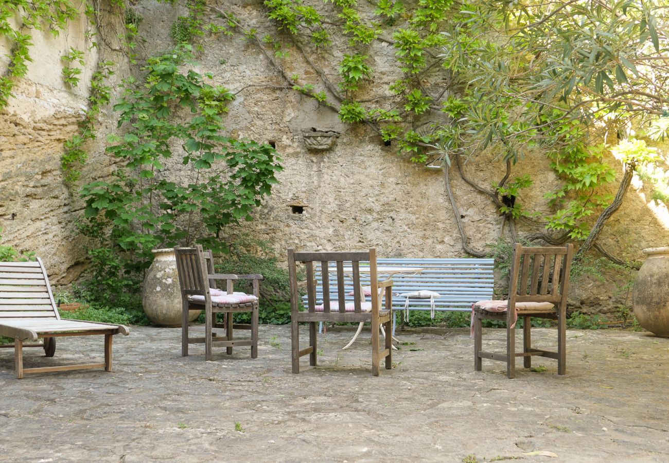 Maison à Rochegude - Grande maison bourgeoise avec piscine au cœur de la Drôme Provençale