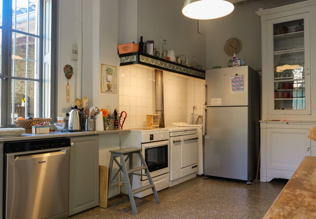 Maison à Rochegude - Grande maison bourgeoise avec piscine au cœur de la Drôme Provençale