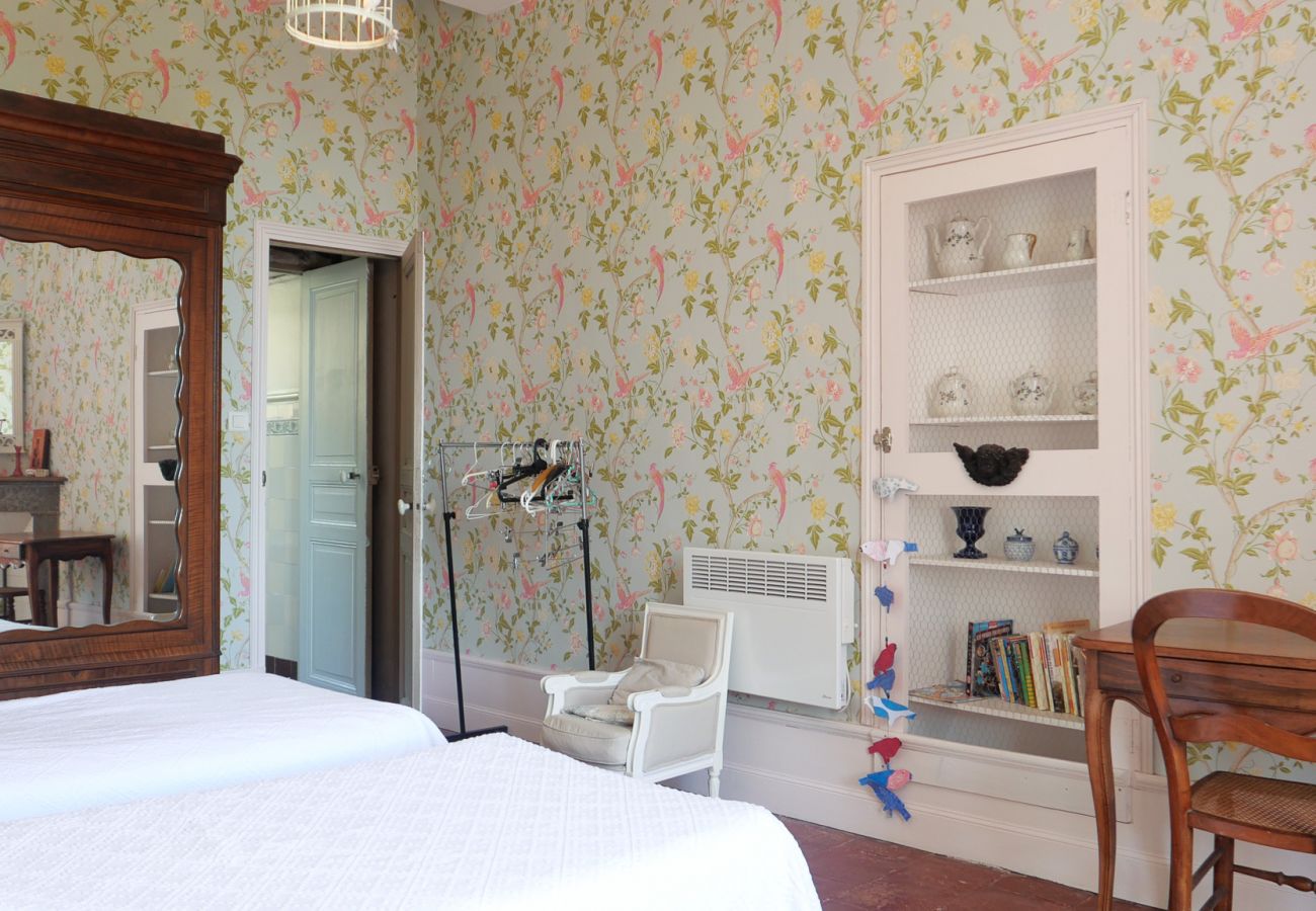 Maison à Rochegude - Grande maison bourgeoise avec piscine au cœur de la Drôme Provençale