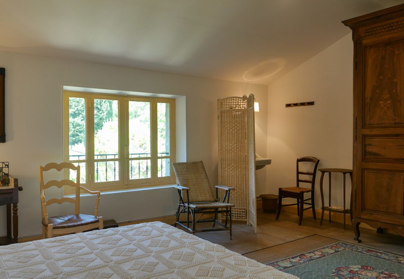 Maison à Rochegude - Grande maison bourgeoise avec piscine au cœur de la Drôme Provençale