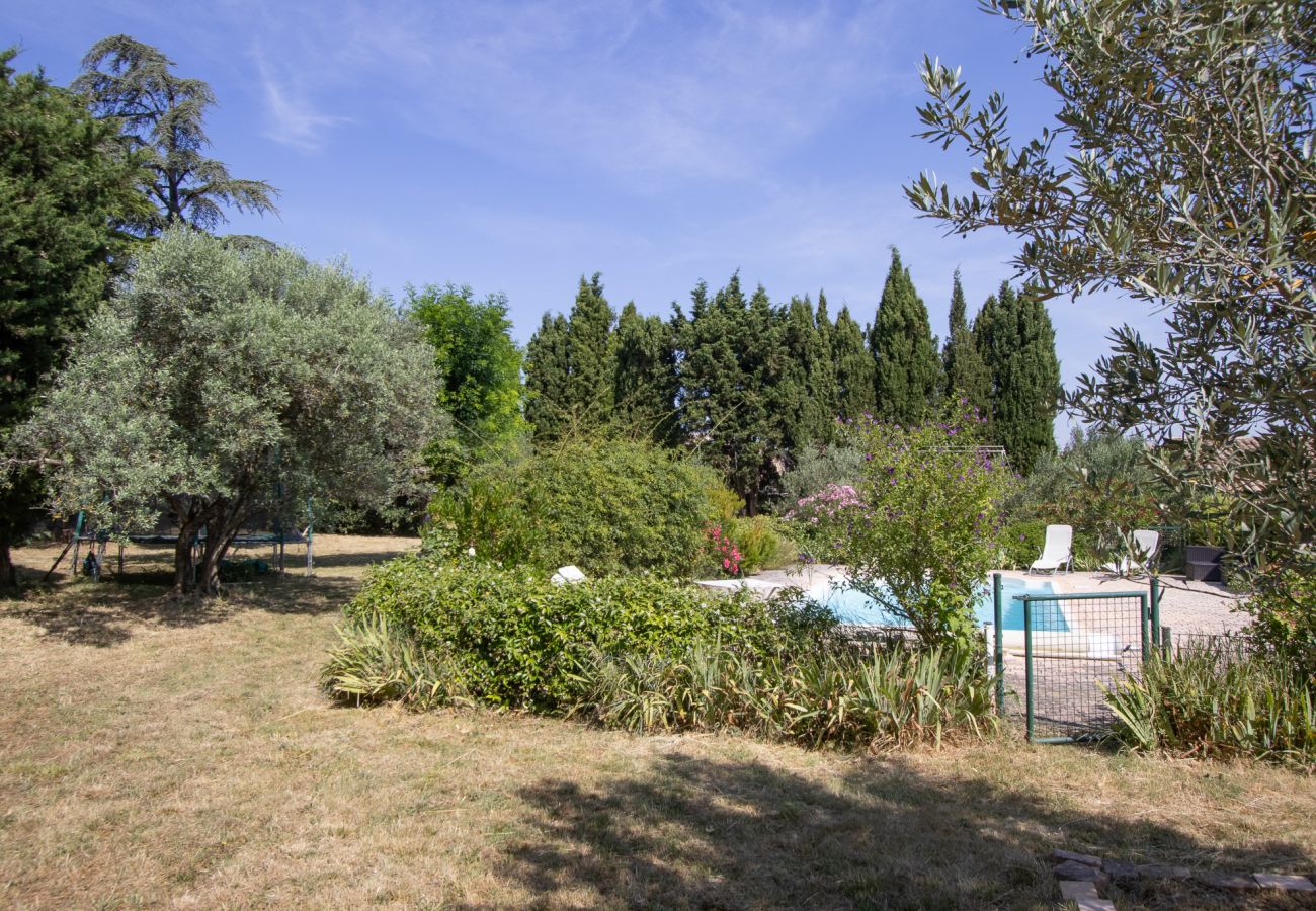 Maison à Rochegude - Grande maison bourgeoise avec piscine au cœur de la Drôme Provençale