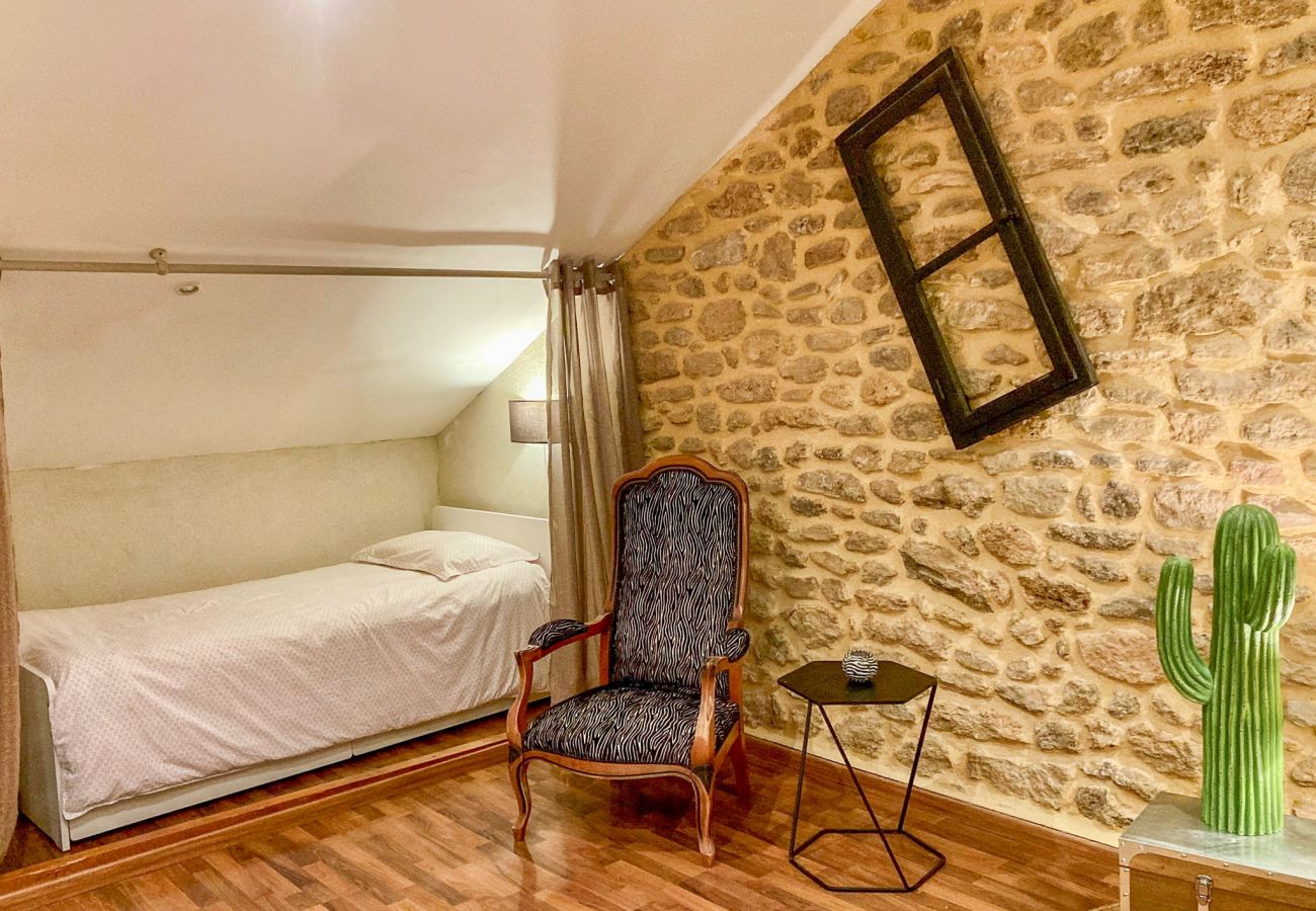 Maison à Suze-la-Rousse - Maison de village climatisée avec piscine privée, Suze-la-rousse - Drôme Provençale