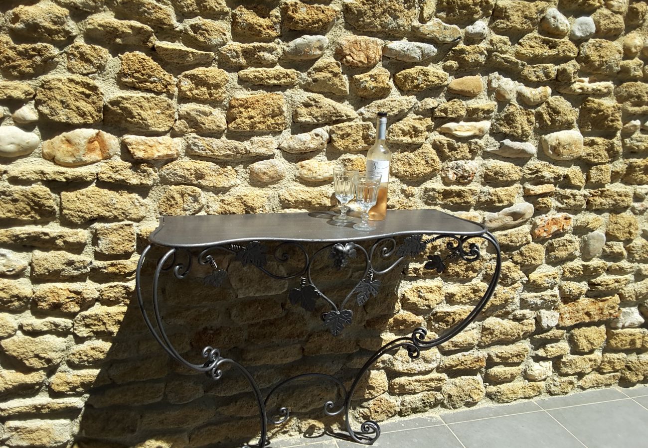 Maison à Bouchet - Mas en pierre authentique avec piscine privée – Bouchet, Drôme Provençale