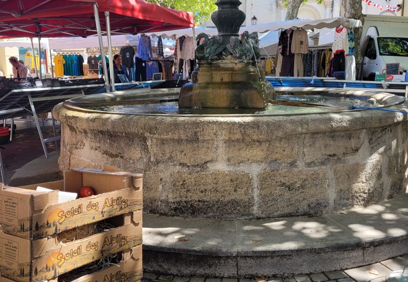 Maison à Bouchet - Mas en pierre authentique avec piscine privée – Bouchet, Drôme Provençale
