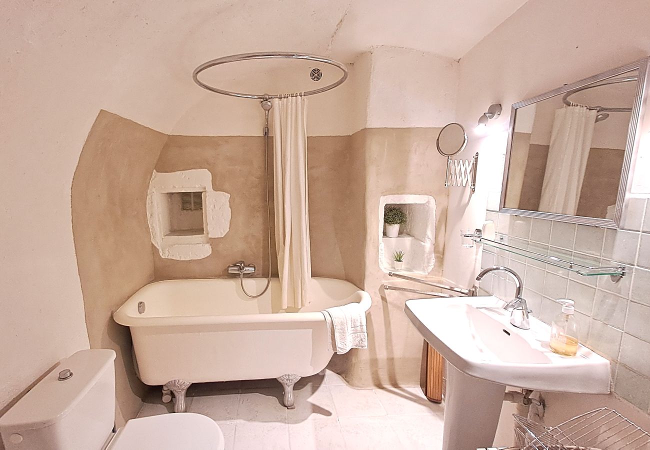 Studio à Saint-Paul-Trois-Châteaux - Studio cosy au cœur de Saint-Paul-Trois-Châteaux, Drôme Provençale