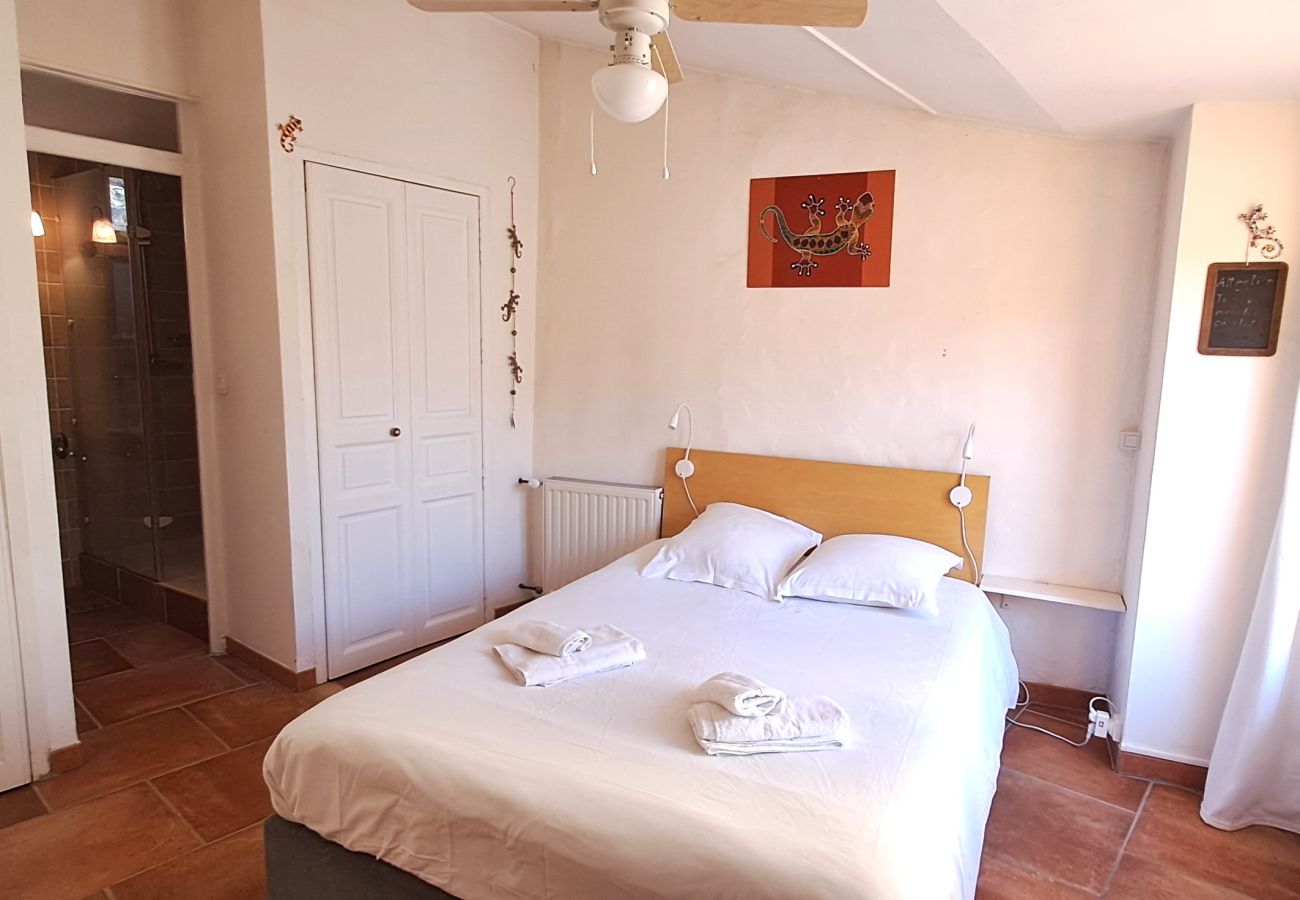 Appartement à Saint-Paul-Trois-Châteaux - Duplex avec terrasse et patio au cœur du village – Saint-Paul-Trois-Châteaux, Drôme Provençale