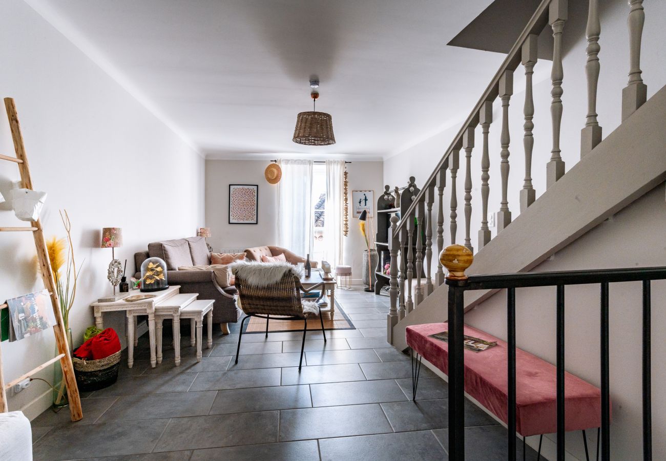 Maison à Grignan - Maison de Village avec Terrasse – Grignan, Drôme Provençale