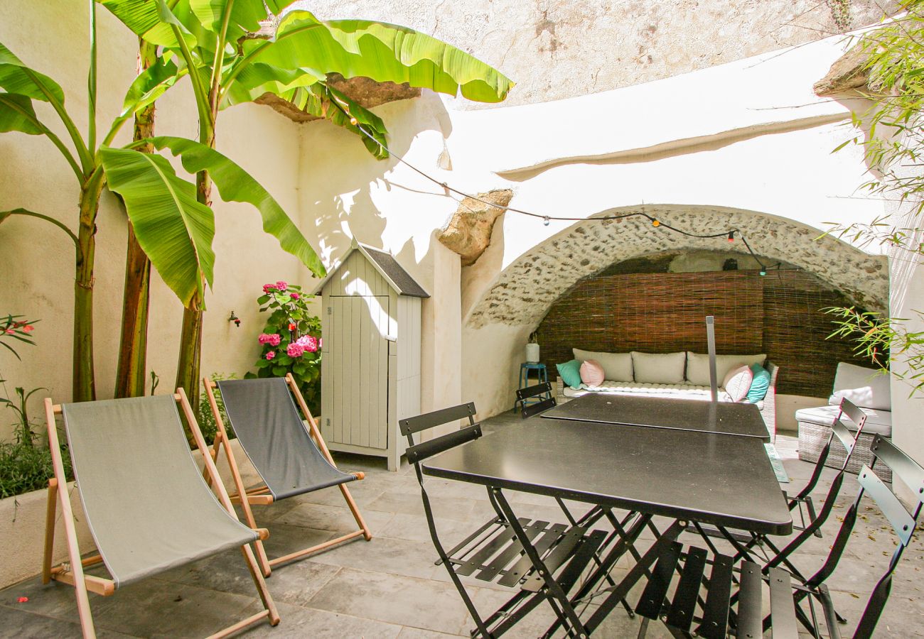 Maison à Grignan - Maison de Village avec Terrasse – Grignan, Drôme Provençale