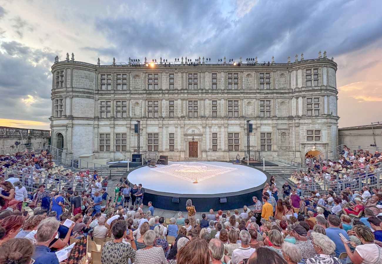 Maison à Grignan - Maison de Village avec Terrasse – Grignan, Drôme Provençale