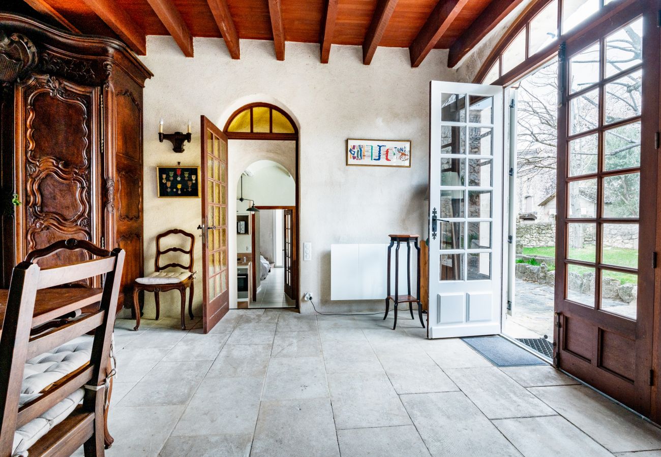 Maison à La Garde-Adhémar - Maison dans village classé avec jardin et jacuzzi