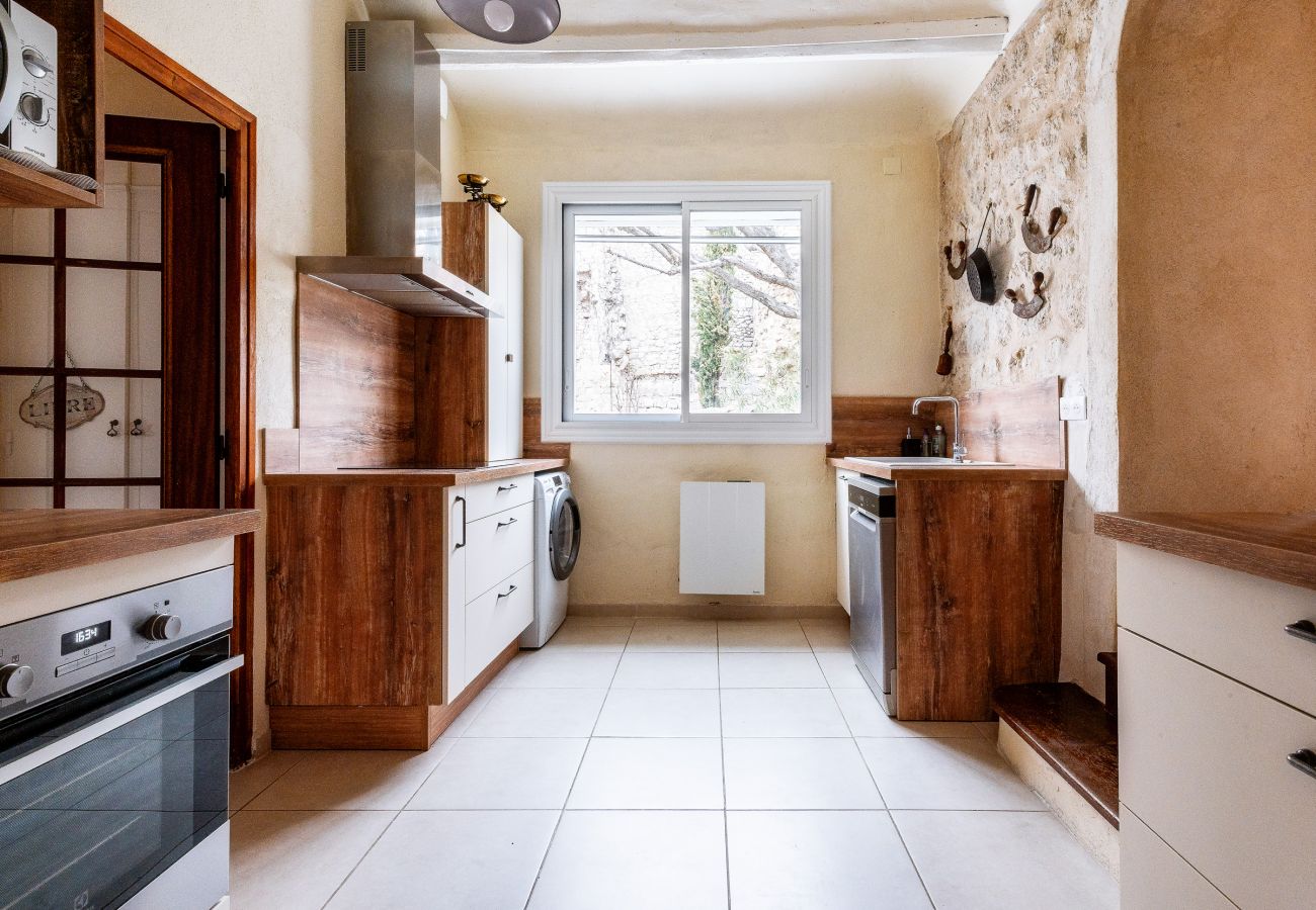 Maison à La Garde-Adhémar - Maison dans village classé avec jardin et jacuzzi