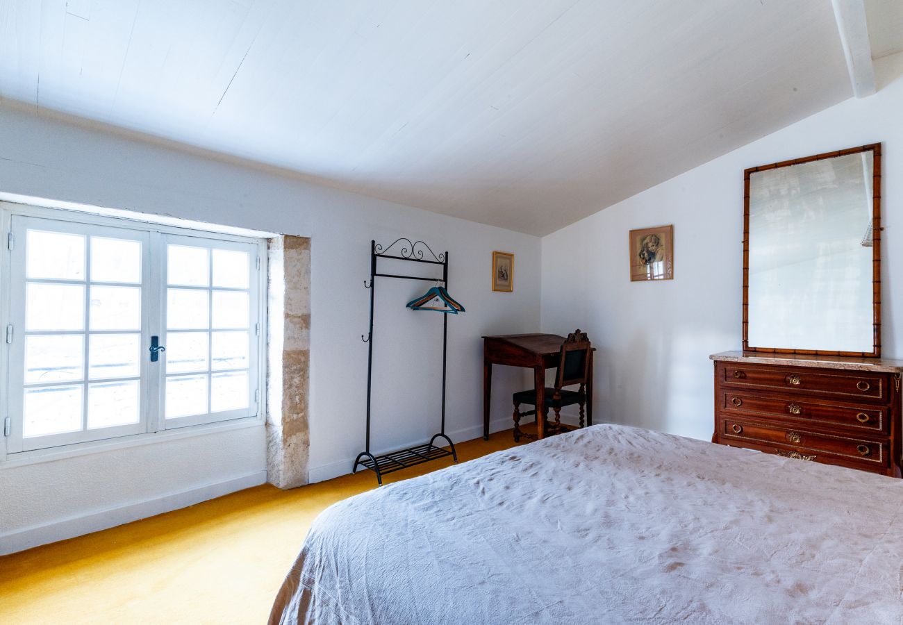 Maison à La Garde-Adhémar - Maison dans village classé avec jardin et jacuzzi