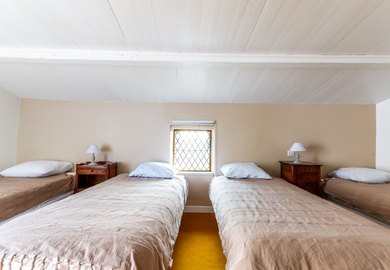 Maison à La Garde-Adhémar - Maison dans village classé avec jardin et jacuzzi