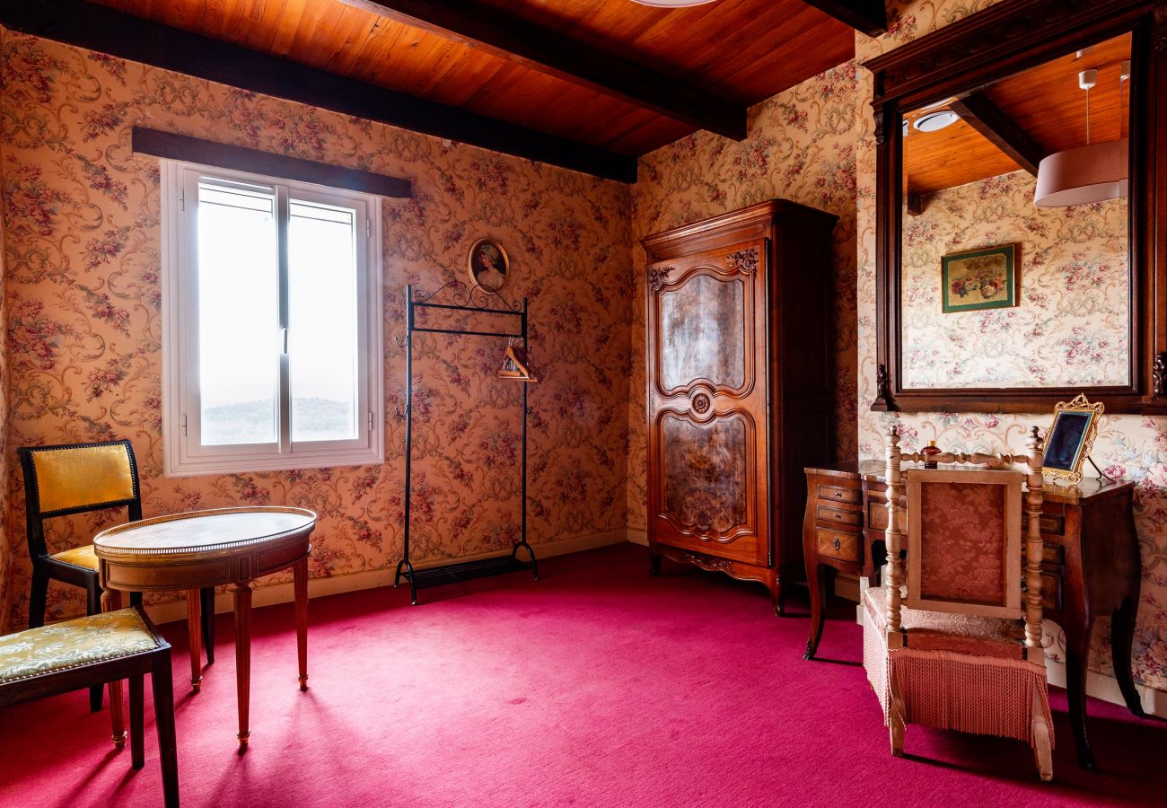 Maison à La Garde-Adhémar - Maison dans village classé avec jardin et jacuzzi