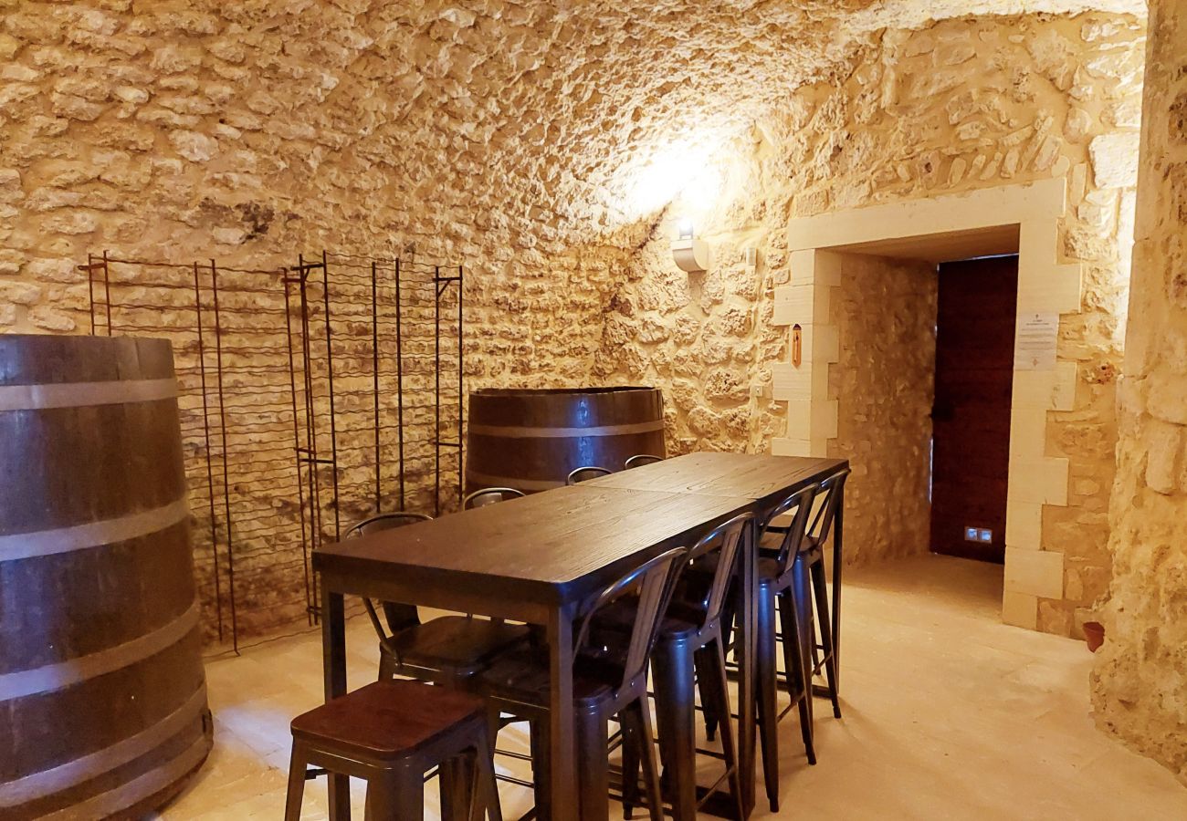 Maison à La Garde-Adhémar - Maison dans village classé avec jardin et jacuzzi