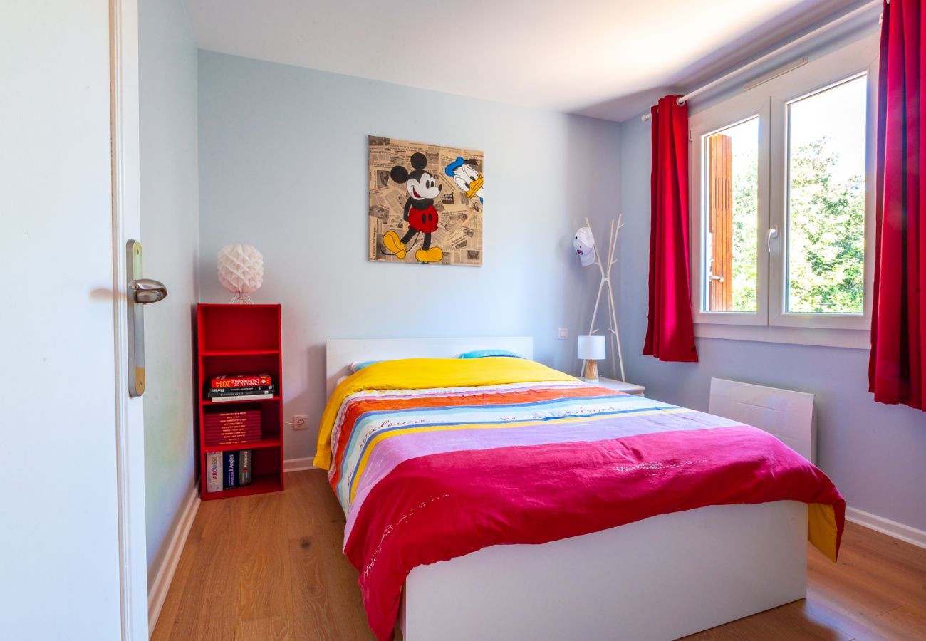 Maison à Colonzelle - Maison familiale avec jardin, piscine & nature – Colonzelle