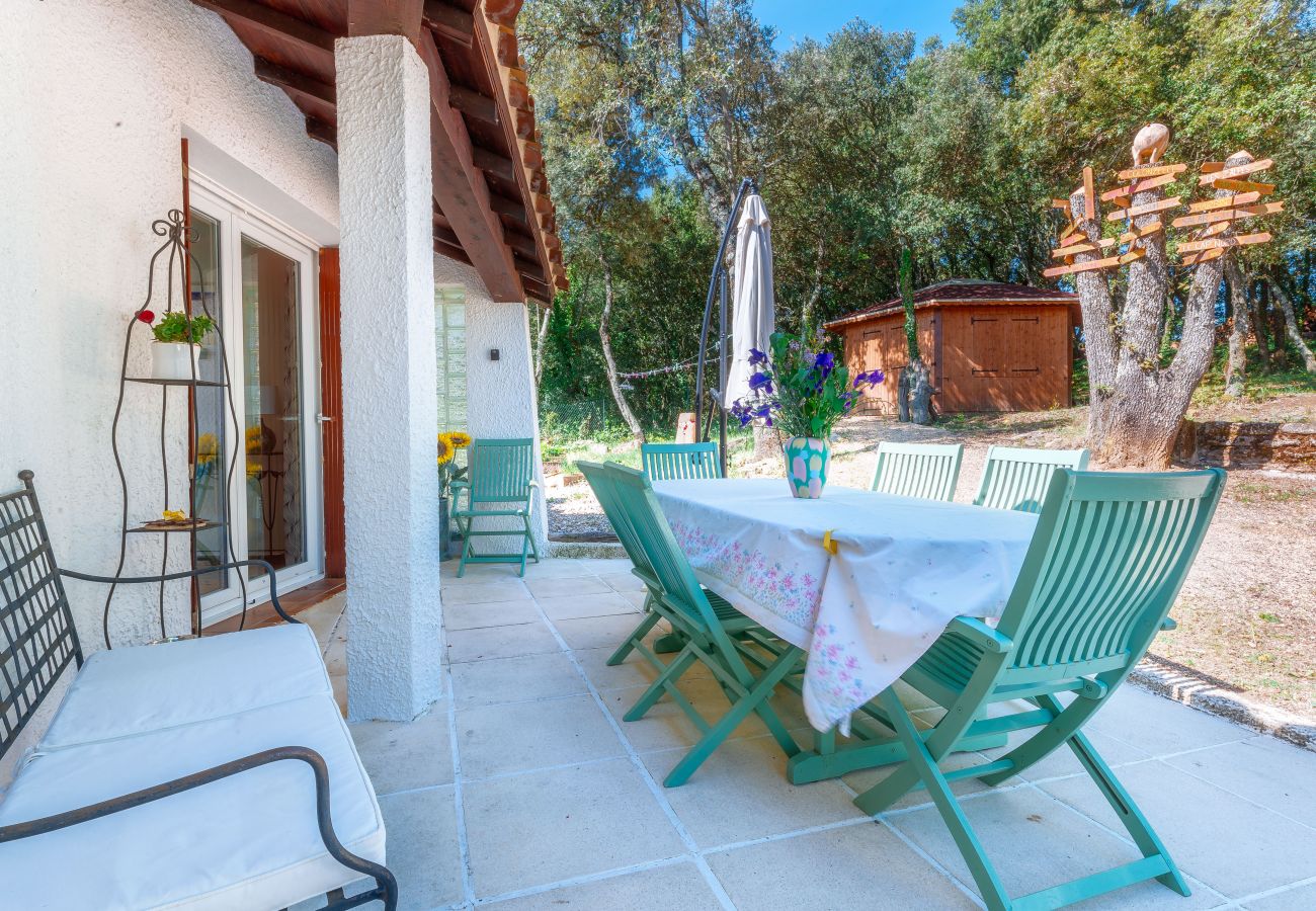 Maison à Colonzelle - Maison familiale avec jardin, piscine & nature – Colonzelle