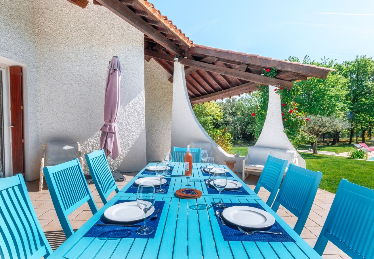 Maison à Colonzelle - Maison familiale avec jardin, piscine & nature – Colonzelle