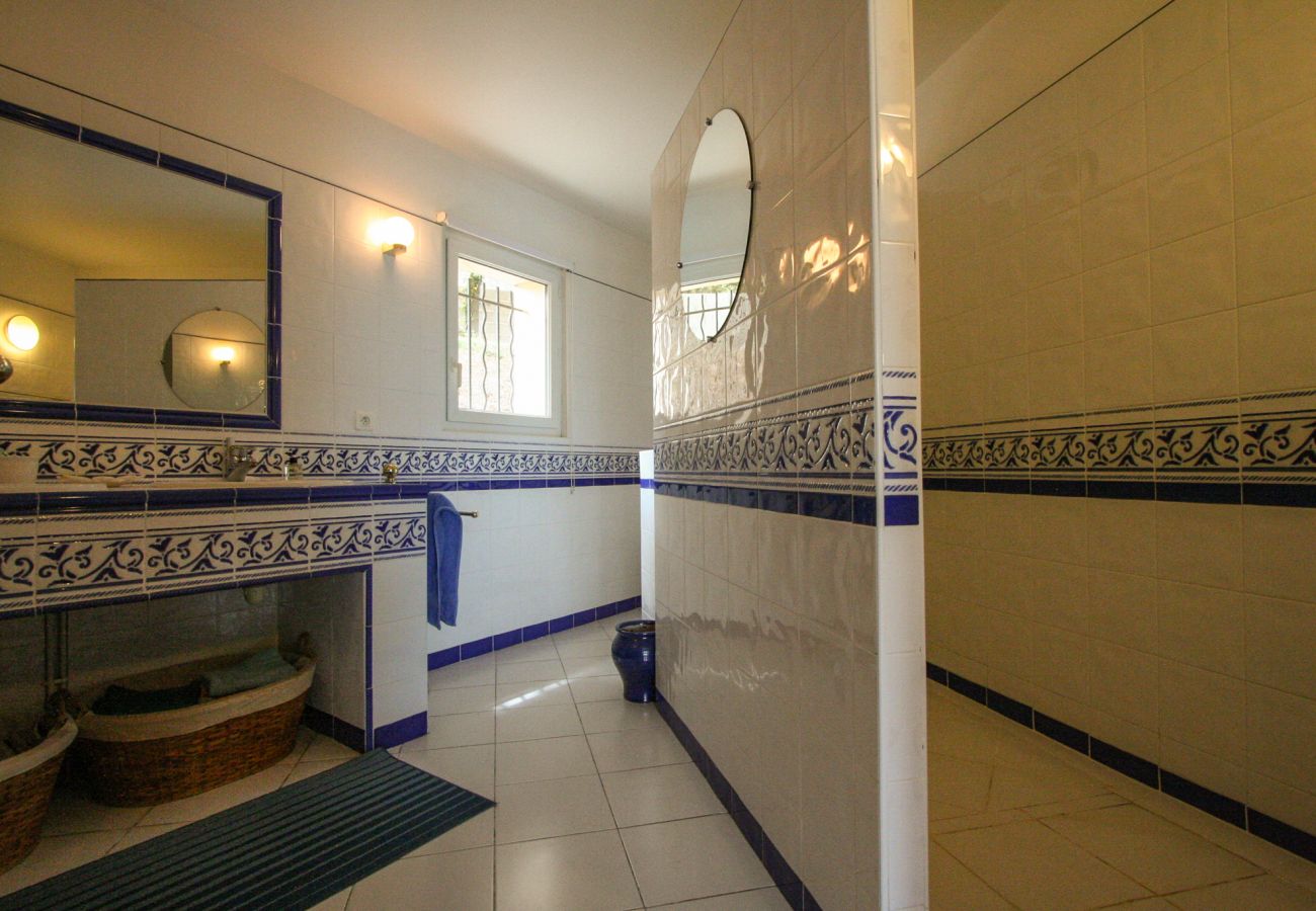 Villa à Rochegude - Villa familiale avec piscine et jardin en Drôme Provençale