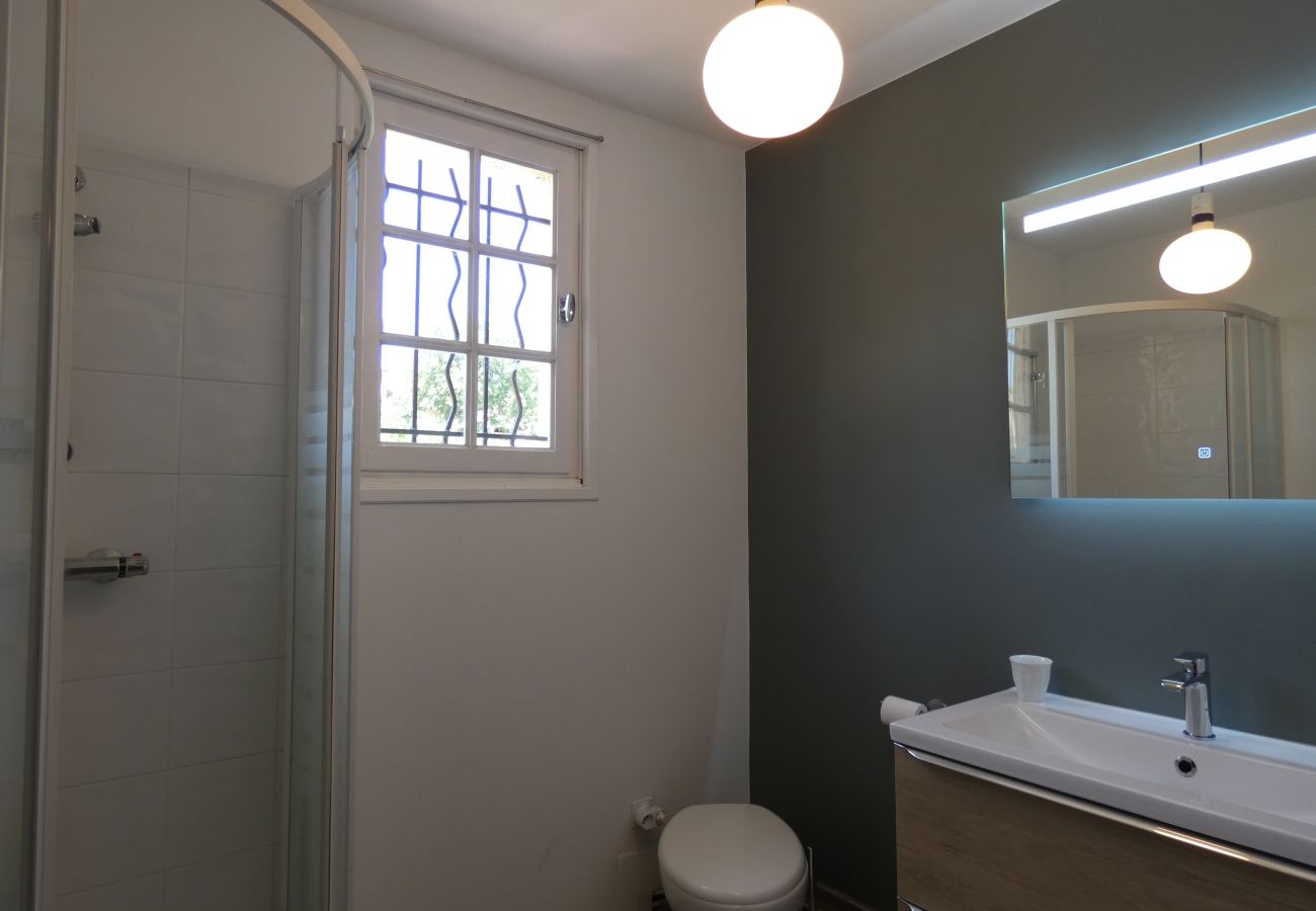 Villa à Rochegude - Villa familiale avec piscine et jardin en Drôme Provençale