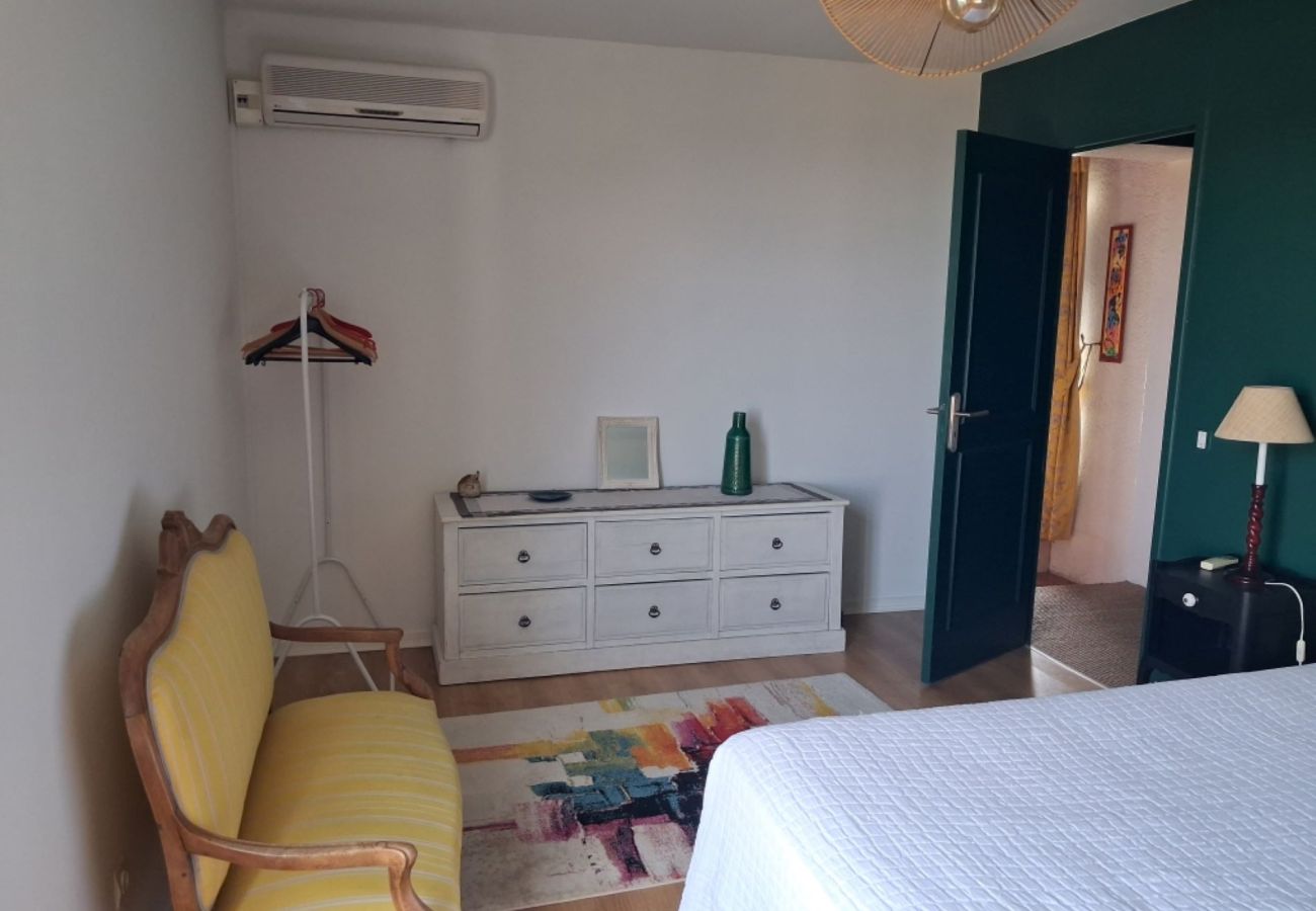 Villa à Rochegude - Villa familiale avec piscine et jardin en Drôme Provençale