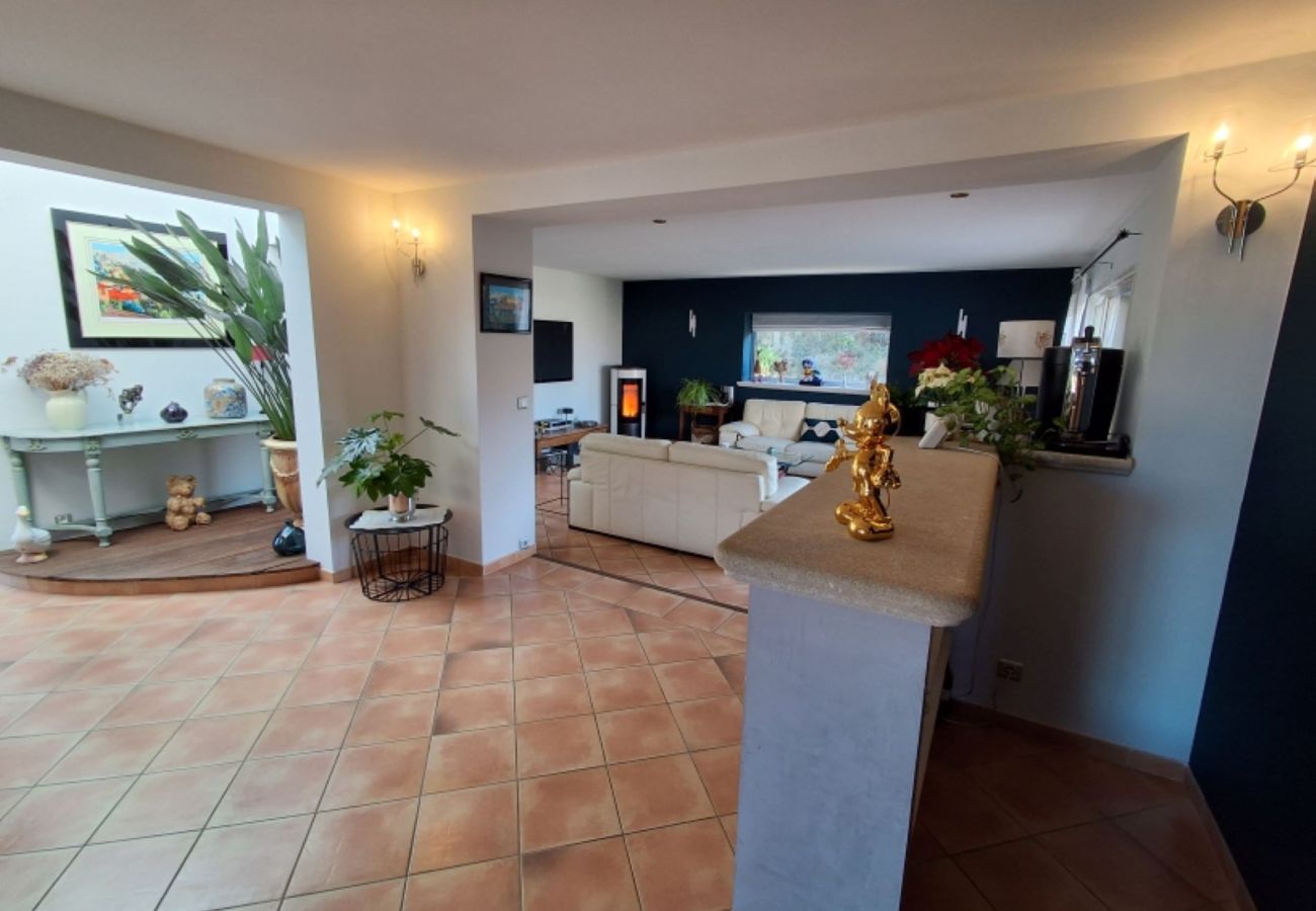 Villa à Rochegude - Villa familiale avec piscine et jardin en Drôme Provençale