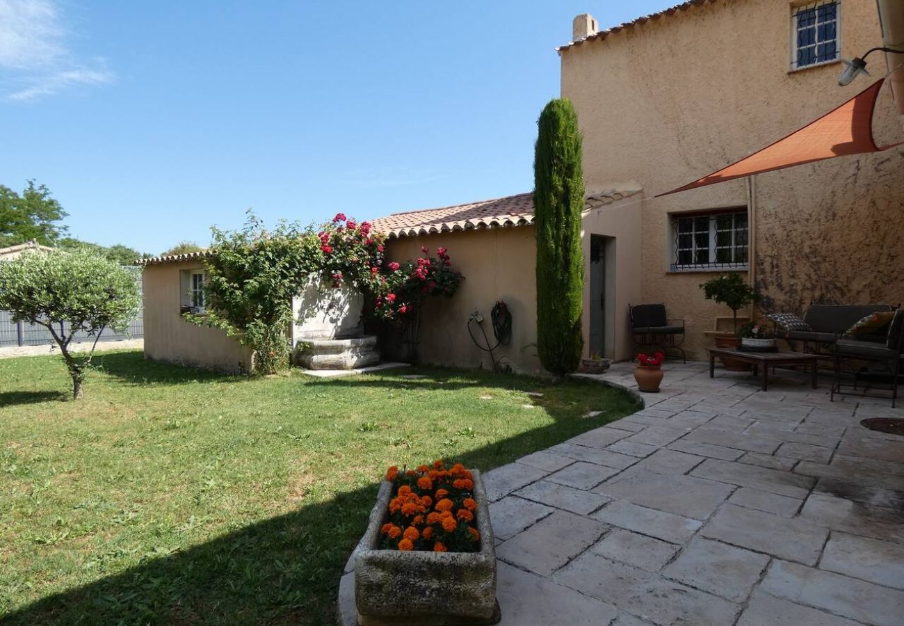 Villa à Rochegude - Villa familiale avec piscine et jardin en Drôme Provençale