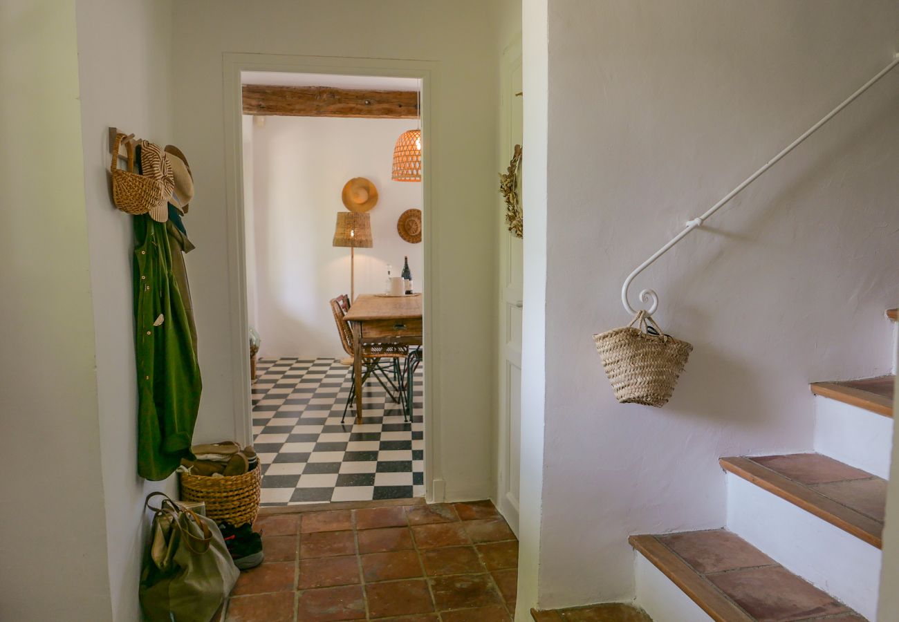 Maison à Rochegude - Maison de village avec piscine et terrain de pétanque – Rochegude, Drôme Provençale