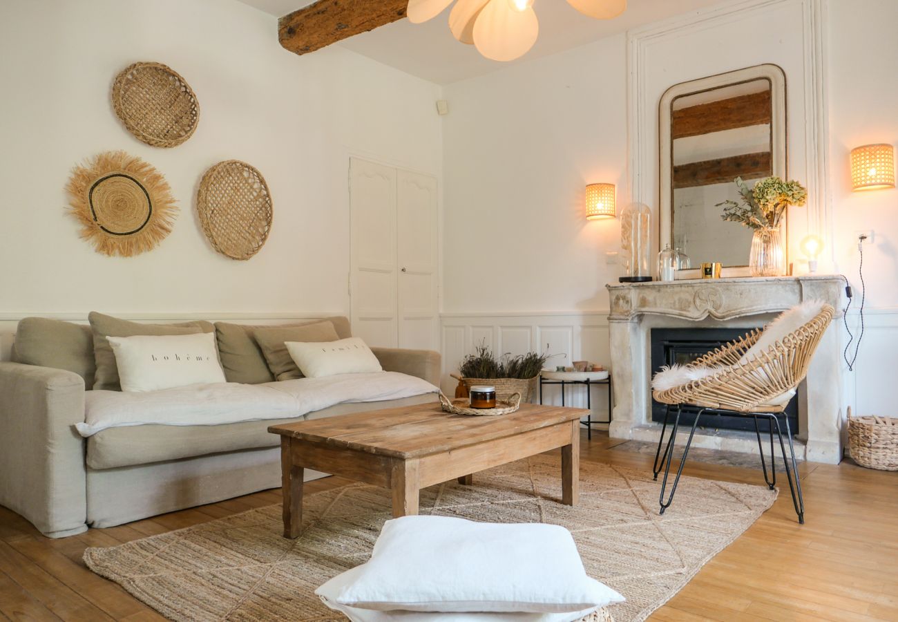 Maison à Rochegude - Maison de village avec piscine et terrain de pétanque – Rochegude, Drôme Provençale