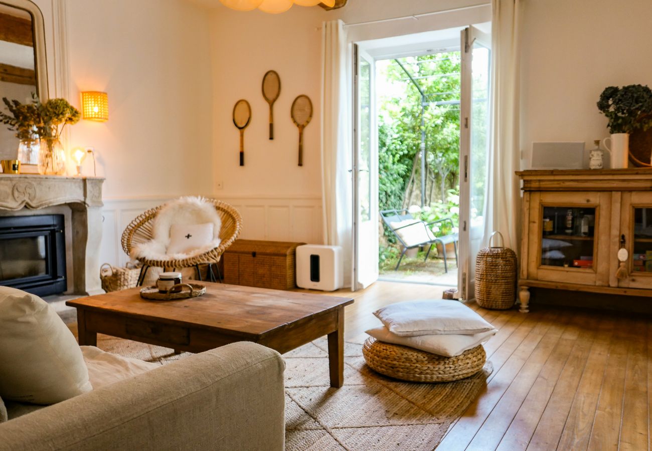 Maison à Rochegude - Maison de village avec piscine et terrain de pétanque – Rochegude, Drôme Provençale