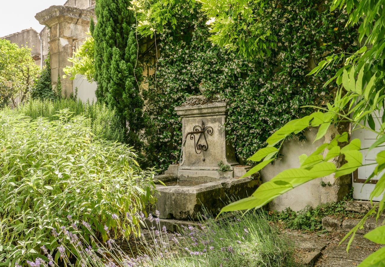 Maison à Rochegude - Maison de village avec piscine et terrain de pétanque – Rochegude, Drôme Provençale