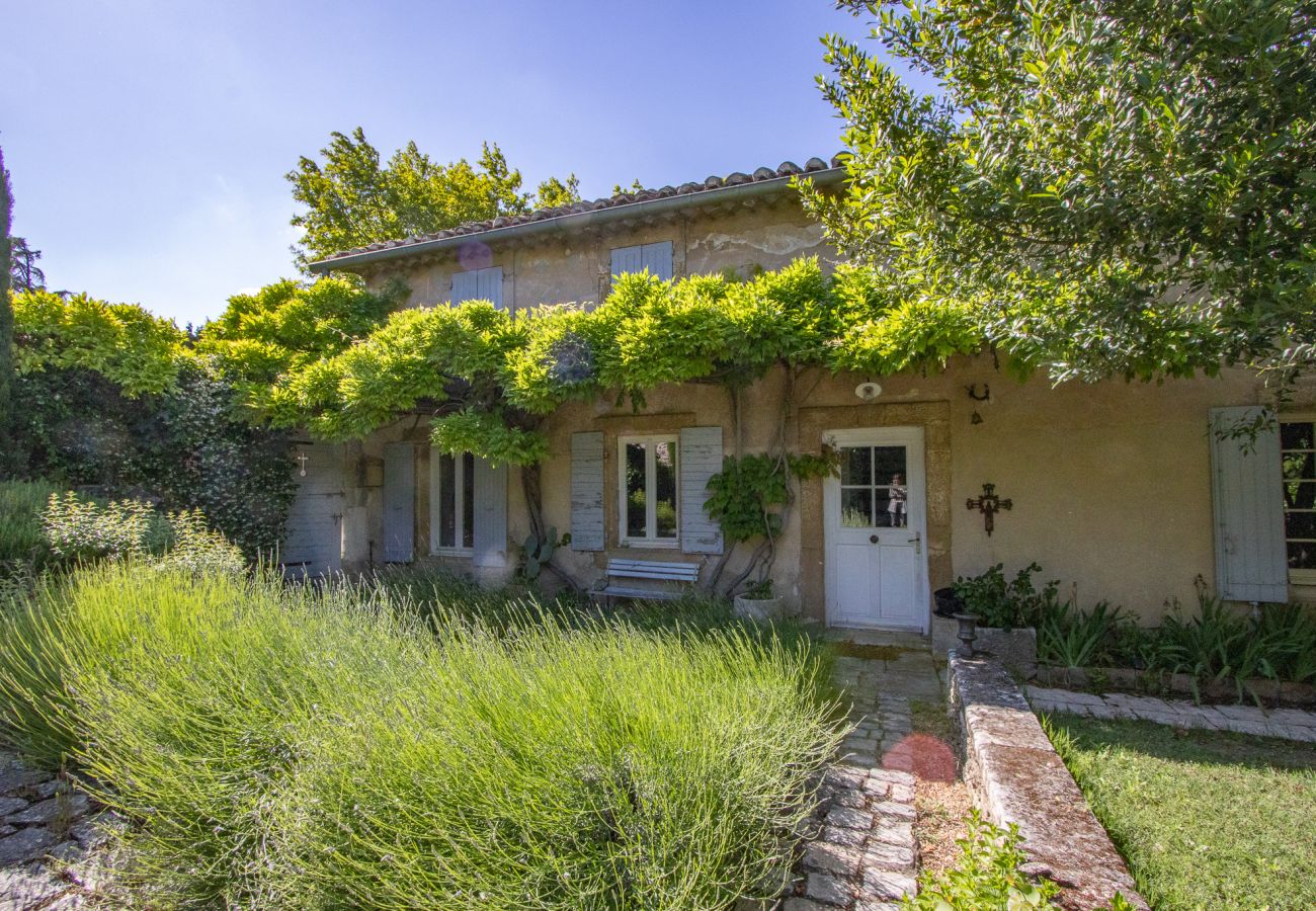 Maison à Rochegude - Maison de village avec piscine et terrain de pétanque – Rochegude, Drôme Provençale