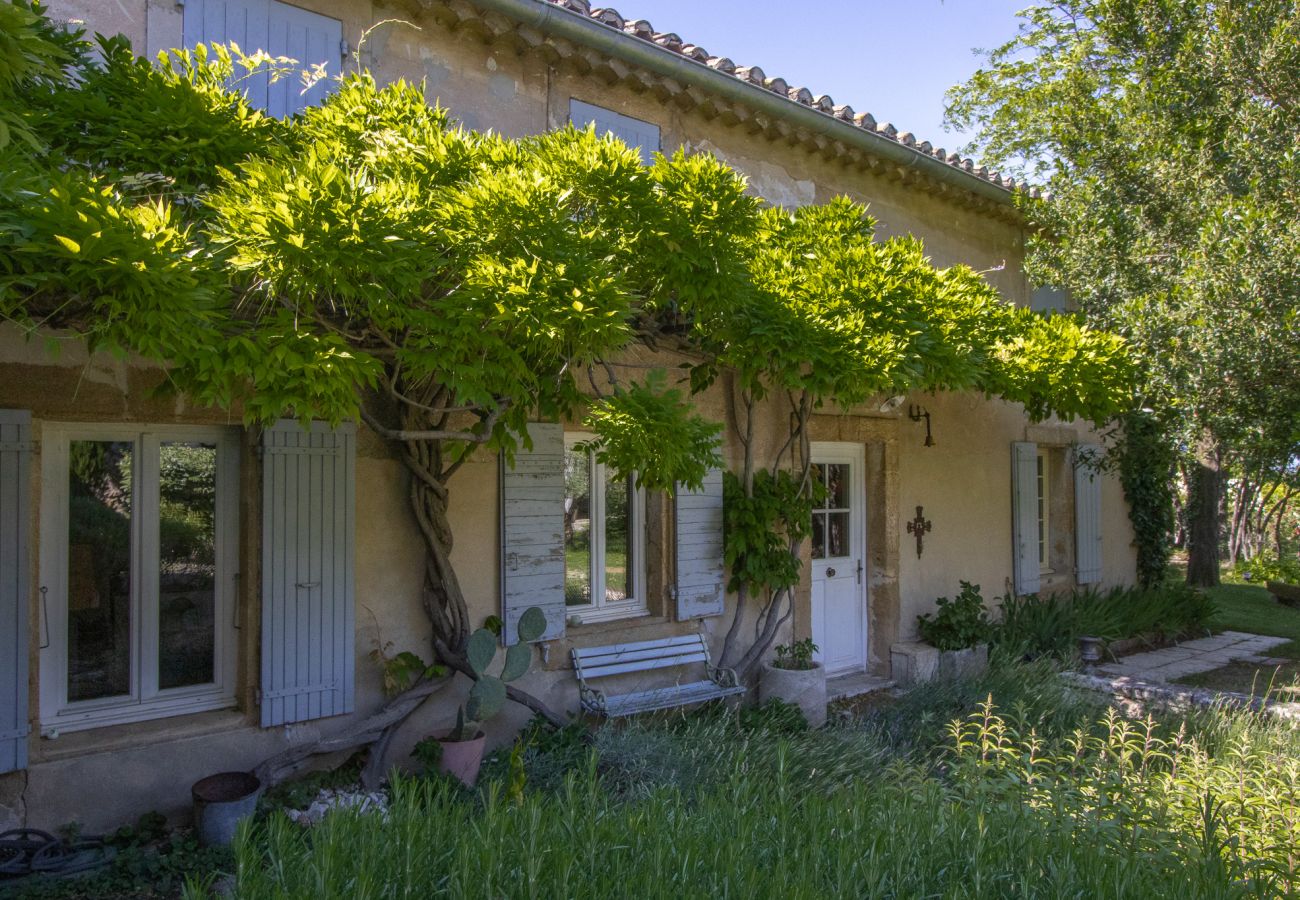 Maison à Rochegude - Maison de village avec piscine et terrain de pétanque – Rochegude, Drôme Provençale