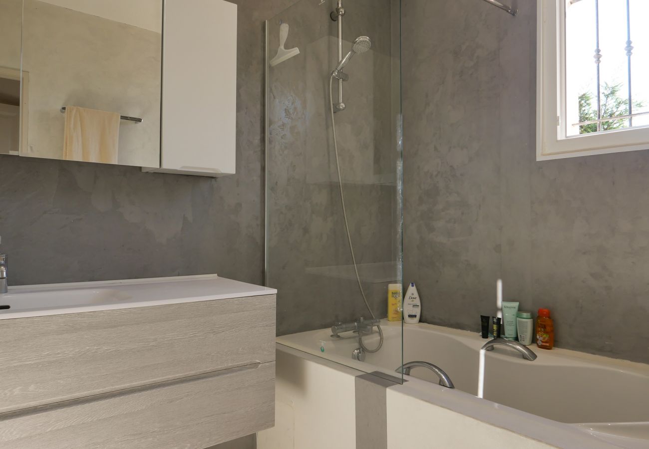 Villa à Bollène - Villa 4 chambres • Piscine sécurisée • Climatisation • Provence – Bollène