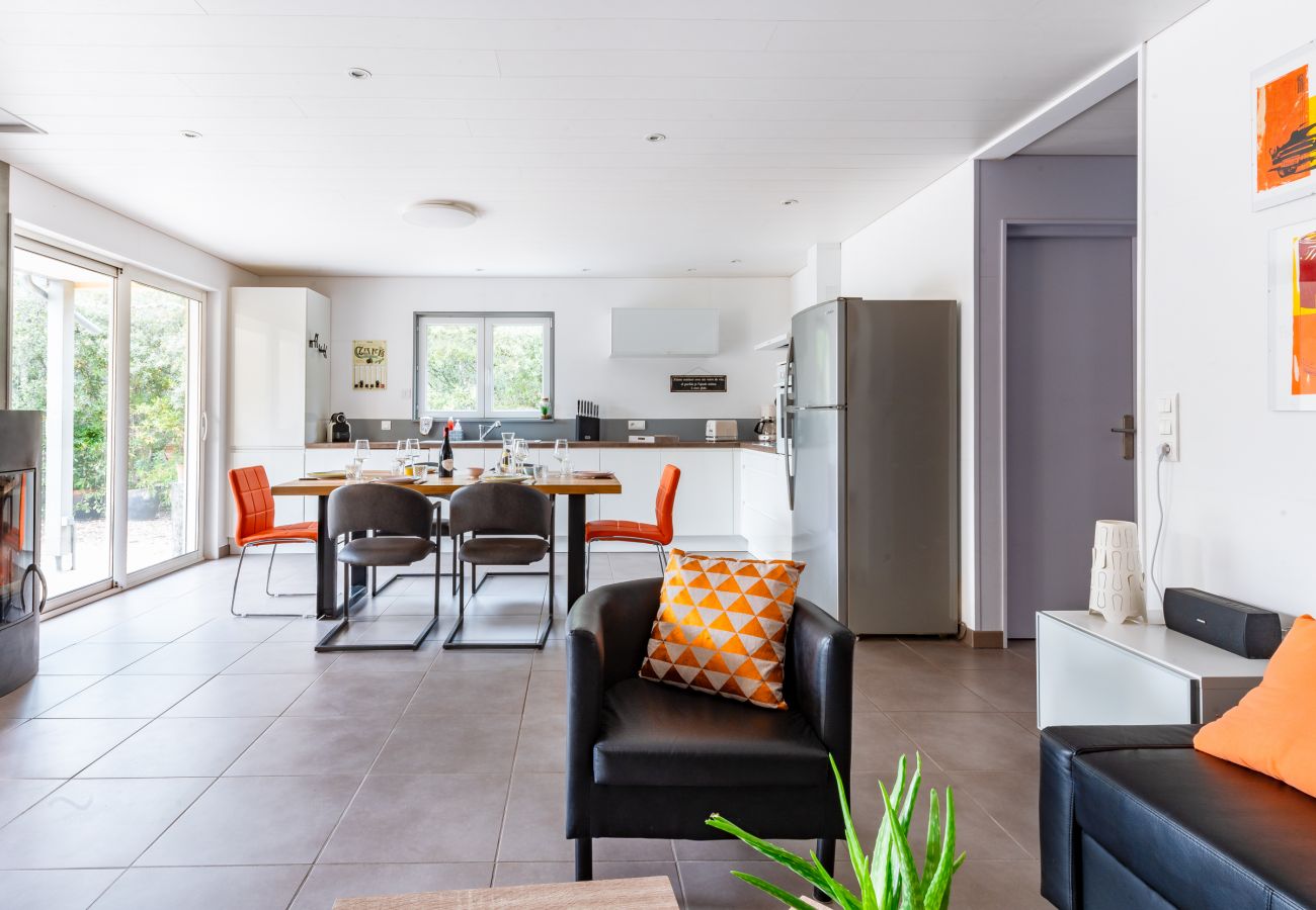 Villa à Saint-Restitut - Villa climatisée avec piscine & jardin – Saint-Restitut