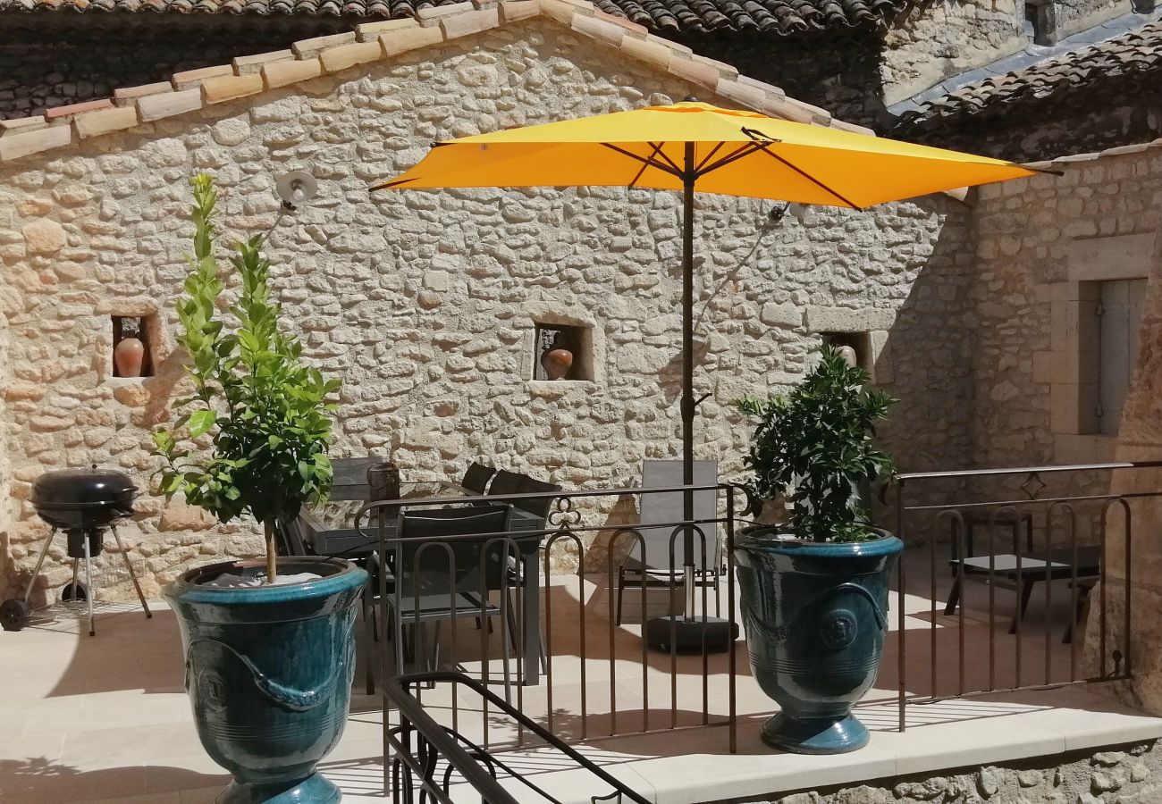 Maison à Saint-Restitut - Maison de village en pierre, avec bassin, Saint-Restitut - Drôme Provençale